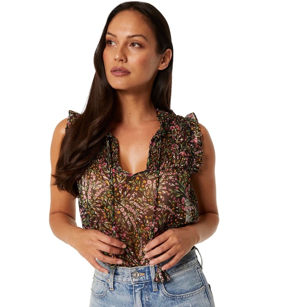 Misa Agot Sleeveless Blouse